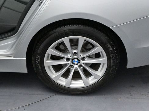 Used 2018 BMW 320i xDrive Sedan w/ Convenience Package AWD/4WD image 28