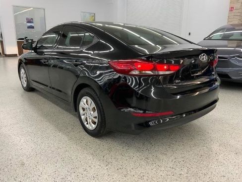 Used 2018 Hyundai Elantra SE FWD image 7