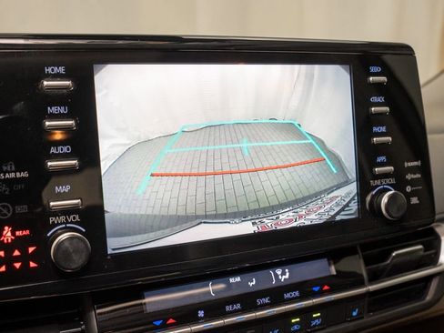 Used 2021 Toyota Sienna XLE w/ XLE Plus Package image 15