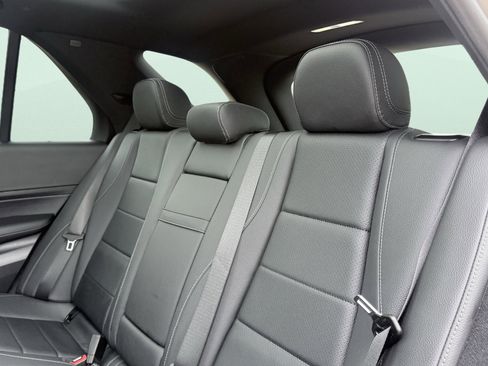 Used 2025 Mercedes-Benz GLE 450e 4MATIC image 41
