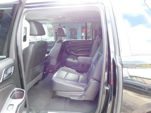 Used 2018 Chevrolet Suburban Premier image 30