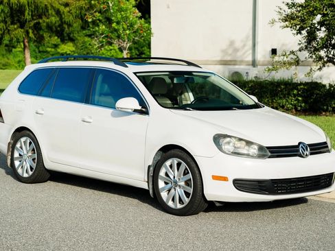 Used 2010 Volkswagen Jetta TDI FWD image 1