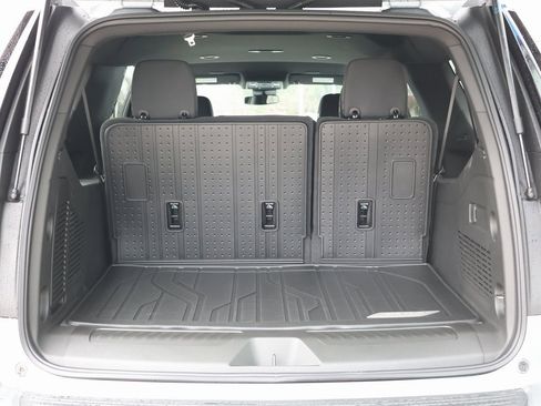 New 2026 Chevrolet Suburban LS w/ LPO, Dark Essentials Package image 31