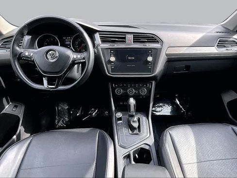 Used 2018 Volkswagen Tiguan SEL FWD image 16