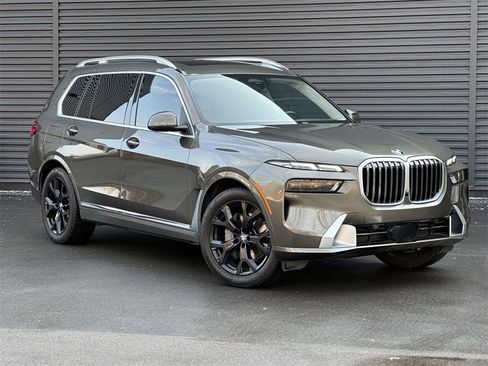 Used 2023 BMW X7 xDrive40i w/ Parking Assistance Package image 7