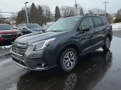 Certified 2023 Subaru Forester Premium image 4