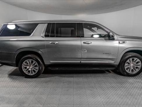Used 2024 GMC Yukon XL Denali RWD image 9