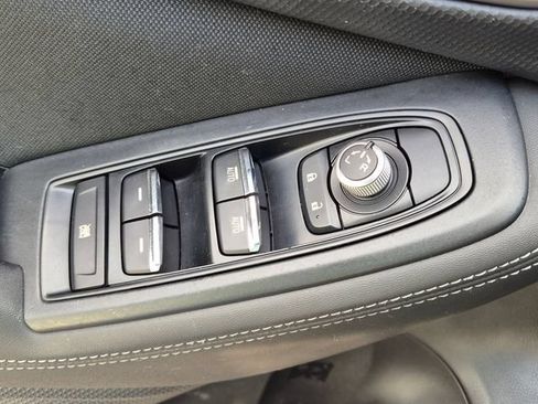 Used 2020 Subaru Forester Premium AWD/4WD image 12