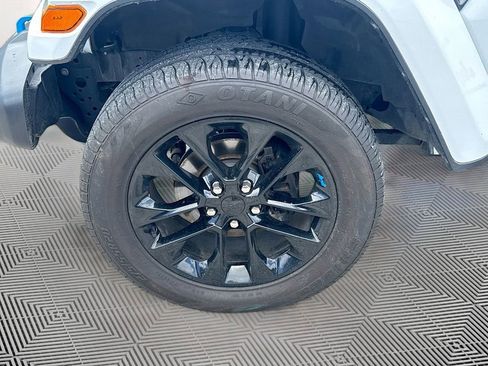 Used 2023 Jeep Wrangler Unlimited Sahara AWD/4WD image 34
