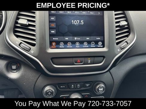 Used 2022 Jeep Cherokee Latitude Lux w/ Sun & Sound Group AWD/4WD image 28