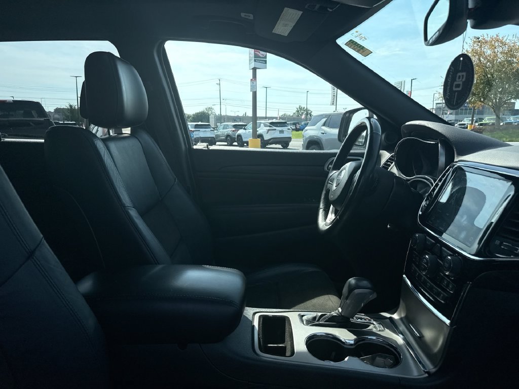 Used 2020 Jeep Grand Cherokee Altitude AWD/4WD image 7