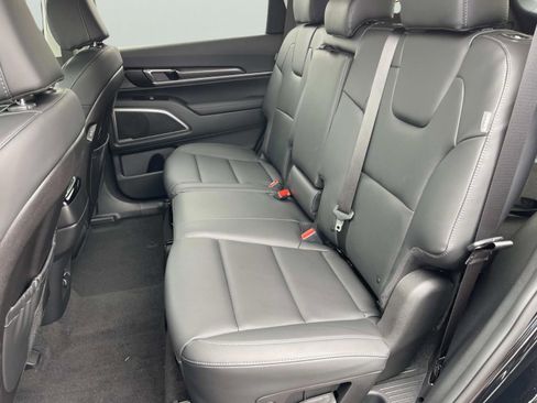 New 2025 Kia Telluride LX image 16