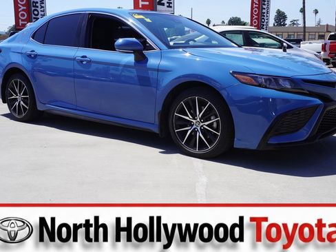 Used 2024 Toyota Camry SE FWD image 1