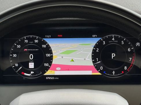 Used 2019 Land Rover Range Rover Velar R-Dynamic SE AWD/4WD image 32