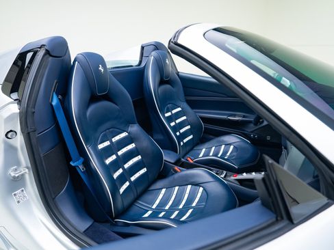 Used 2017 Ferrari 488 Spider RWD image 38