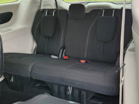 Used 2023 Chrysler Voyager LX FWD image 27