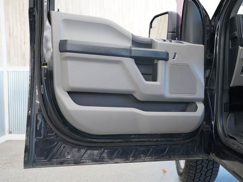 Used 2016 Ford F150 XL w/ Equipment Group 101A Mid RWD image 27