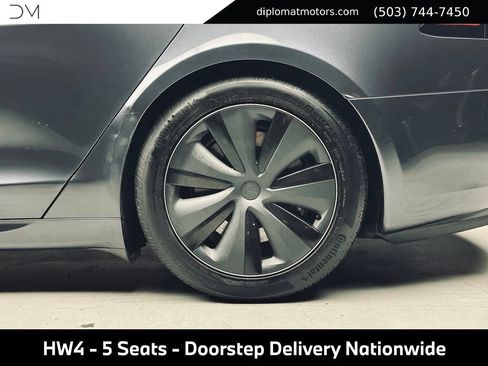 Used 2025 Tesla Model S AWD/4WD image 37