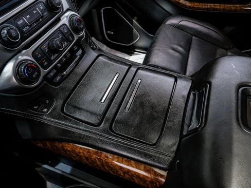 Used 2019 Chevrolet Suburban Premier RWD image 32