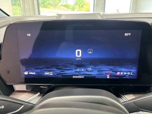 Used 2025 Chevrolet Suburban Premier AWD/4WD image 18