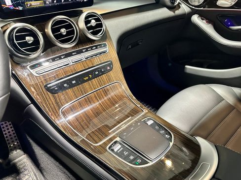 Used 2020 Mercedes-Benz GLC 300 4MATIC image 11