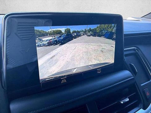 Used 2022 Chevrolet Suburban LT RWD image 23
