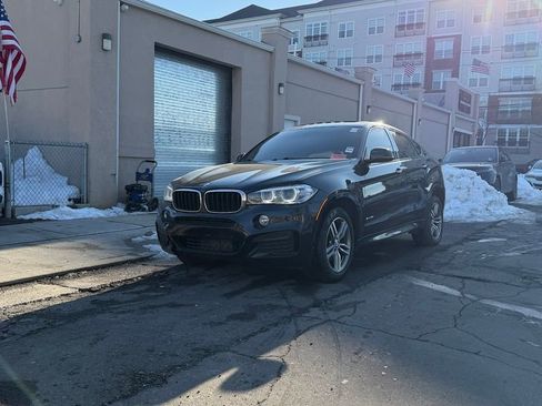 Used 2018 BMW X6 sDrive35i w/ M Sport Package image 2