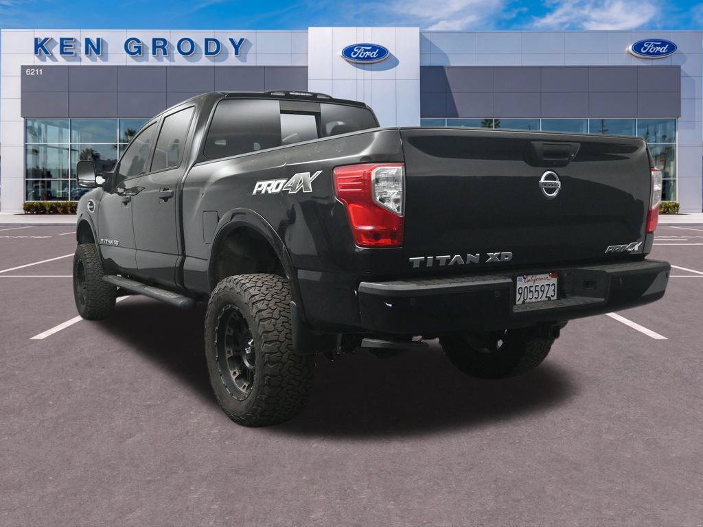 Used 2019 Nissan Titan PRO-4X w/ Pro-4x Convenience Package AWD/4WD image 8