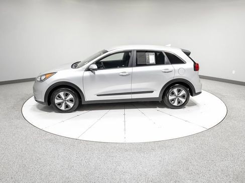Used 2018 Kia Niro FE FWD image 32