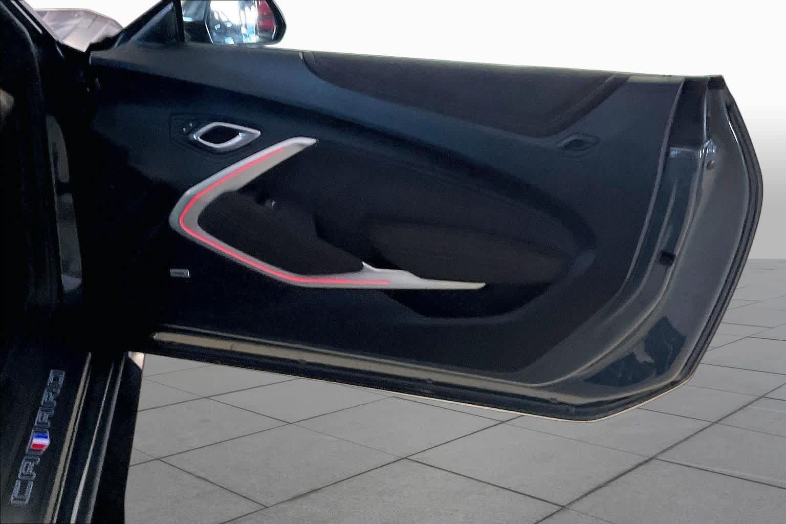 Used 2019 Chevrolet Camaro ZL1 RWD image 19