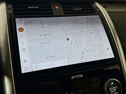 New 2026 Land Rover Discovery Dynamic SE image 16