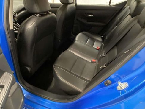 Used 2022 Nissan Sentra SR w/ Trunk Package image 9