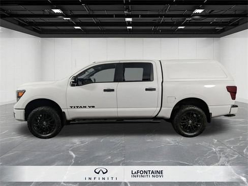 Used 2019 Nissan Titan SV w/ SV Convenience Package image 2