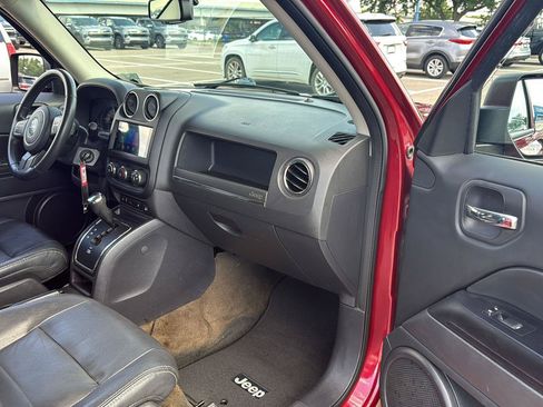 Used 2016 Jeep Patriot High Altitude FWD image 16