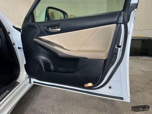 Used 2018 Lexus IS 300 image 53