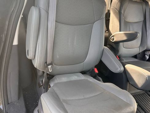 Used 2021 Toyota Sienna Limited AWD/4WD image 13