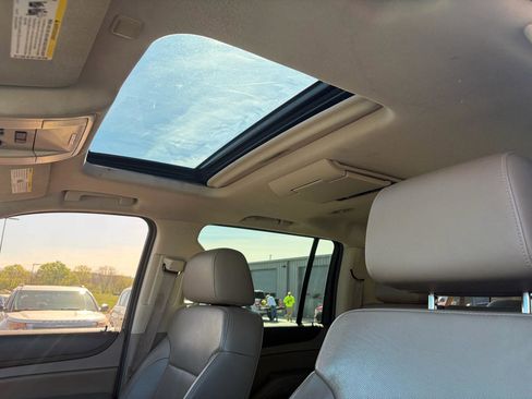 Used 2015 GMC Yukon XL SLT w/ Open Road Package image 15