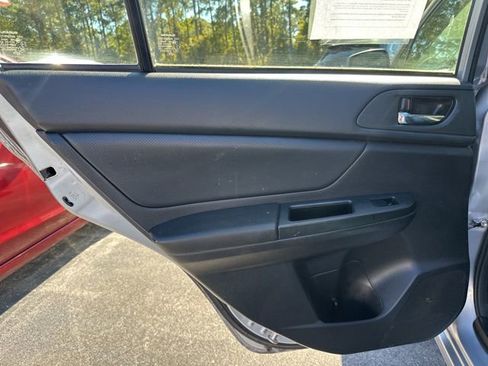 Used 2014 Subaru Impreza 2.0i Limited image 7