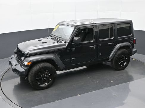 Used 2022 Jeep Wrangler Unlimited Sport AWD/4WD image 32