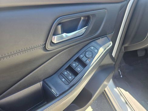Used 2023 Nissan Rogue SV w/ SV Premium B Package FWD image 21