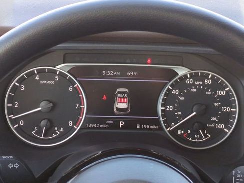 Used 2023 Nissan Rogue SV image 25