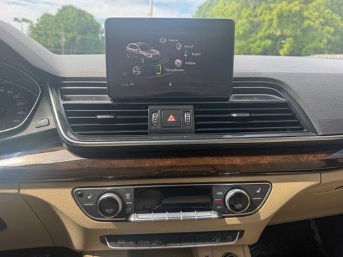 Used 2019 Audi Q5 2.0T Premium w/ Convenience Package AWD/4WD image 11
