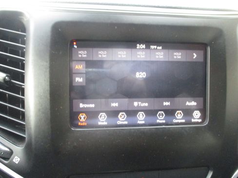 Used 2020 Jeep Cherokee Latitude image 18