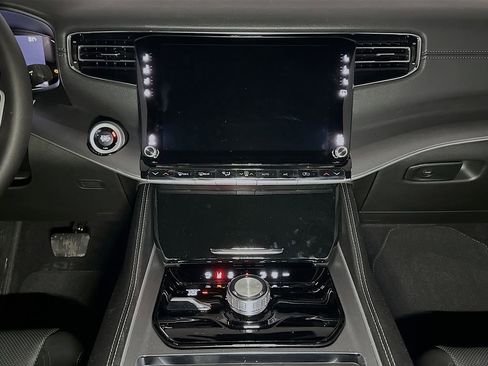 New 2026 Jeep Grand Wagoneer 4WD image 8