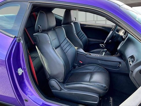 Used 2016 Dodge Challenger SRT image 7