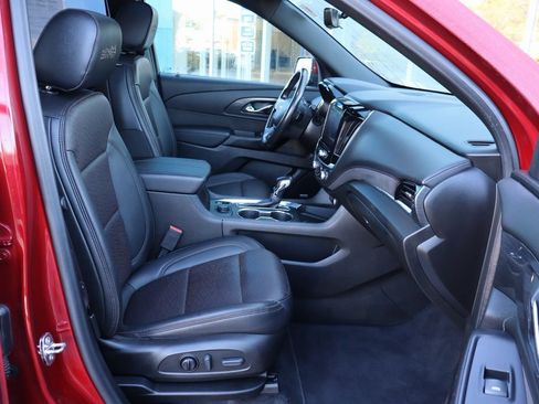 Used 2022 Chevrolet Traverse High Country image 25