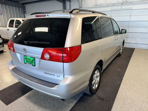 Used 2007 Toyota Sienna LE FWD image 3