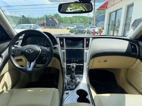 Used 2019 INFINITI Q50 Luxe w/ Essential Package (3.0T Luxe) RWD image 18
