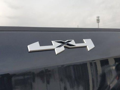 New 2025 GMC Sierra 1500 Elevation image 6