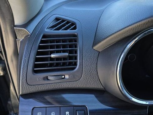 Used 2011 Kia Sorento LX image 40